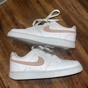 Nike White and Light Pink Sneakers